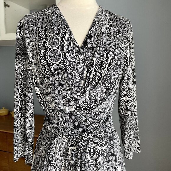 Blue Illusion Monochrome Print Jersey Knit Front Waist Wrap Tie Dress - Picture 5 of 6